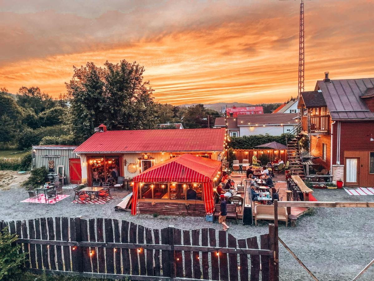 Auberge Mandala Saint Mathieu Du Parc Exteriér fotografie